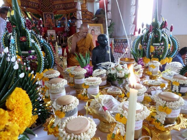 Luang Phu Sin Blessing the Prai Maha Sethee 89 Edition Amulets