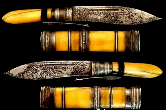 Mitmor Luang Por Derm Ancient Ritual Knife